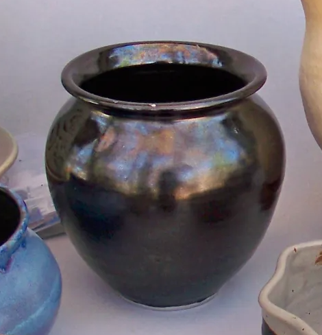 Iredescent Medium Vessel